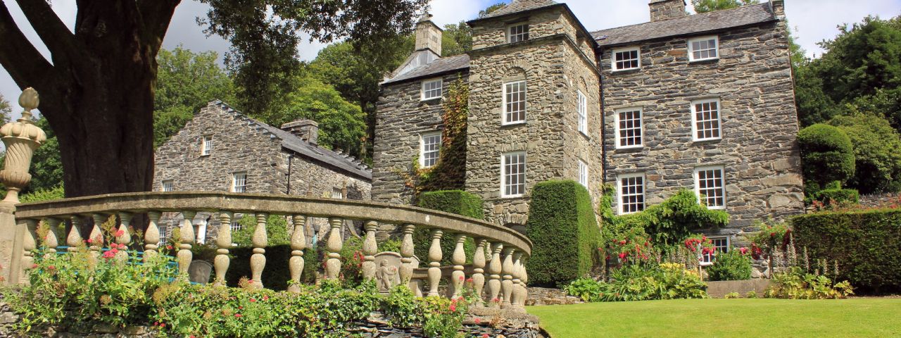 Plas Brondanw Gardens | Penrhyndeudraeth | Wales | United Kingdom