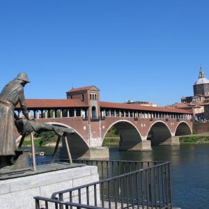 Monumento alla Lavandaia - Pavia / Lombardia / Italy